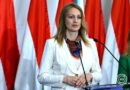 Finoman mosolyog, keményen dönt:Forsthoffer Ágnes máris rendet tesz az Országgyűlésben, elkezdődtek a kirúgások